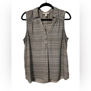 Dana Buchman Gray Relaxed Buttoned Blouse. EUC